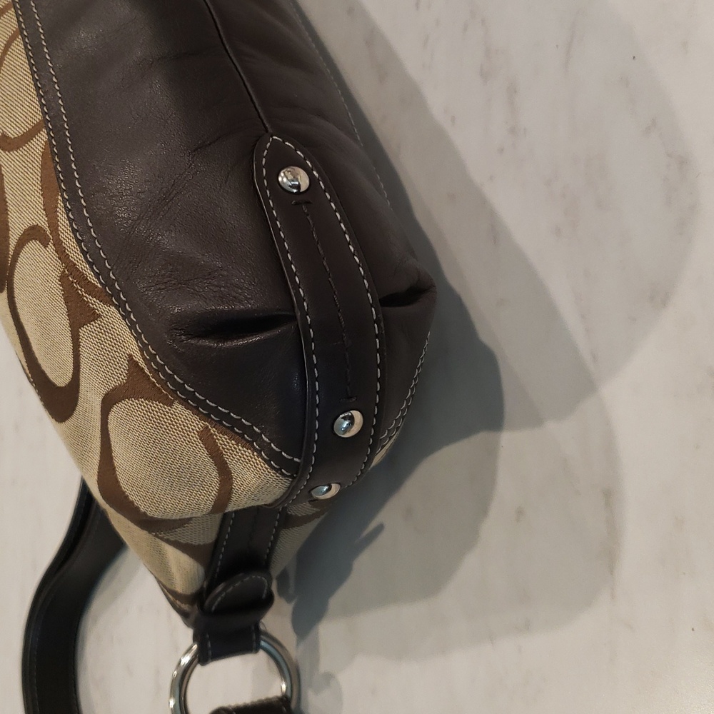 Coach Vintage Brown and Tan Signature Shoulder Bag - Picture 9 of 16